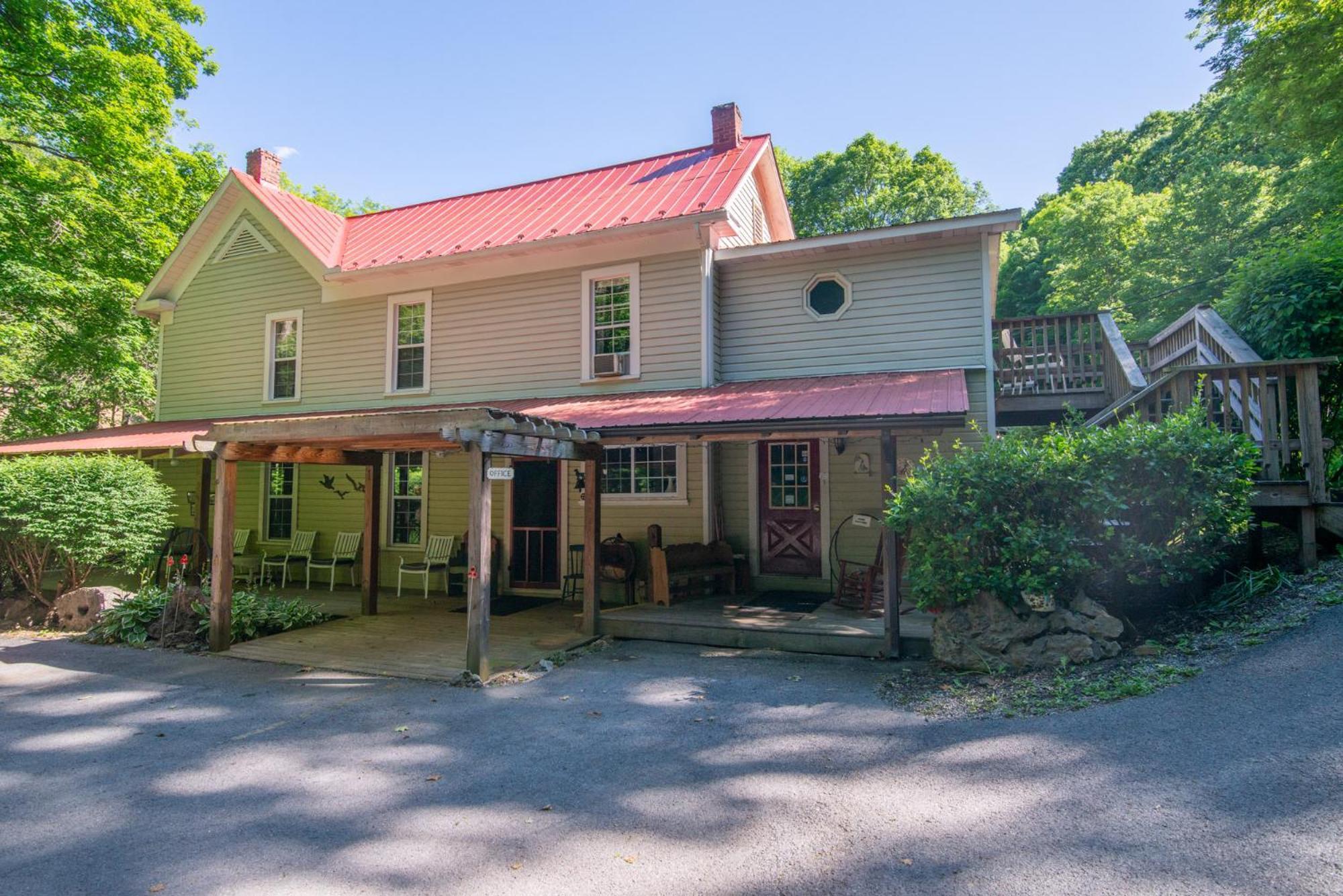 Moore House Inn & Cabins Marlinton Exterior foto